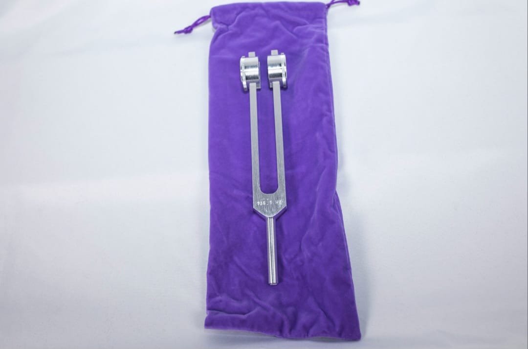 OM Tuning Fork – 136.1 Hz for Relaxation, Chakra Healing & Emotional Balance - Image 3